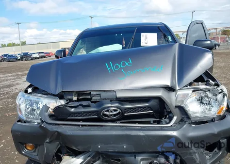 2015 Toyota Tacoma z USA, uszkodzony, nr VIN 5TFUX4EN4FX037691